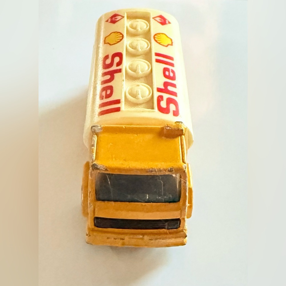 💛 Shell Yellow Toy Tanker Truck - Picture 4 of 6